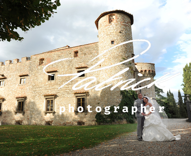 castello di meleto, bride, groom, outside, turrets, trees, stonework, path