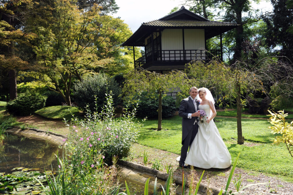 fanhams, japanese garden, bride, groom,