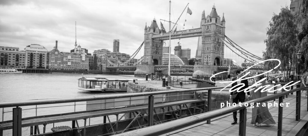 black and white image bride and groom tower bridge