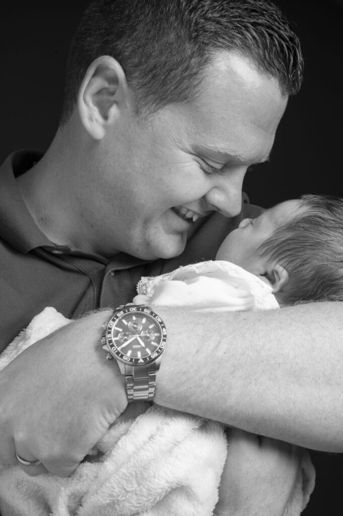 baby beau, dad Hugo, newborn, black and white images, baby in arms, dad, portrait, studio